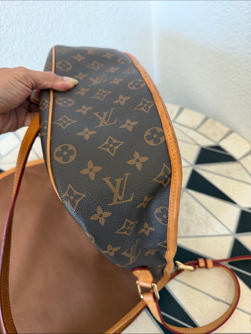 Louis Vuitton Brown Monogram Shoulder Bag with Tan Trim - Menilmontant - Picture 12 of 12